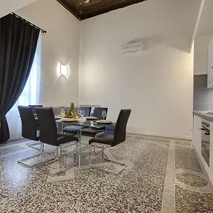 Apartament 2016, Florencja